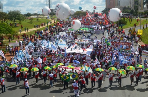 Ugetistas de Santa Catarina participam da marcha dos trabalhadores em Brasília