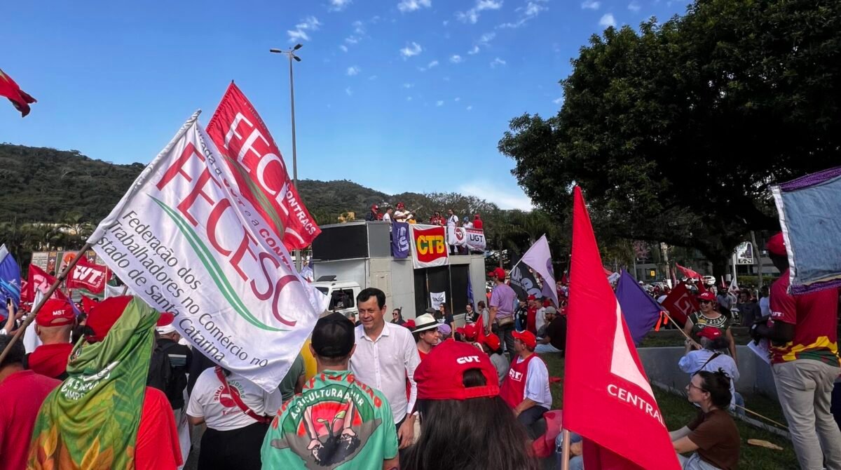 6ª Marcha dos Catarinenses reuniu trabalhadores em defesa de direitos e pelo fim da escala 6×1